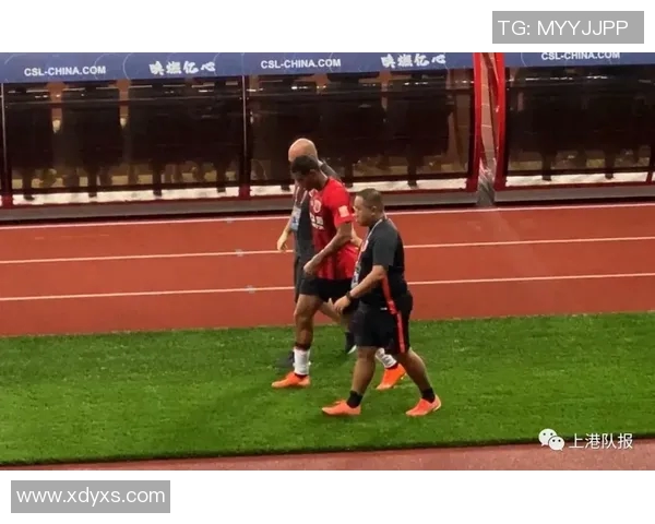 重庆街舞队边路渗透战术解析与实践探讨